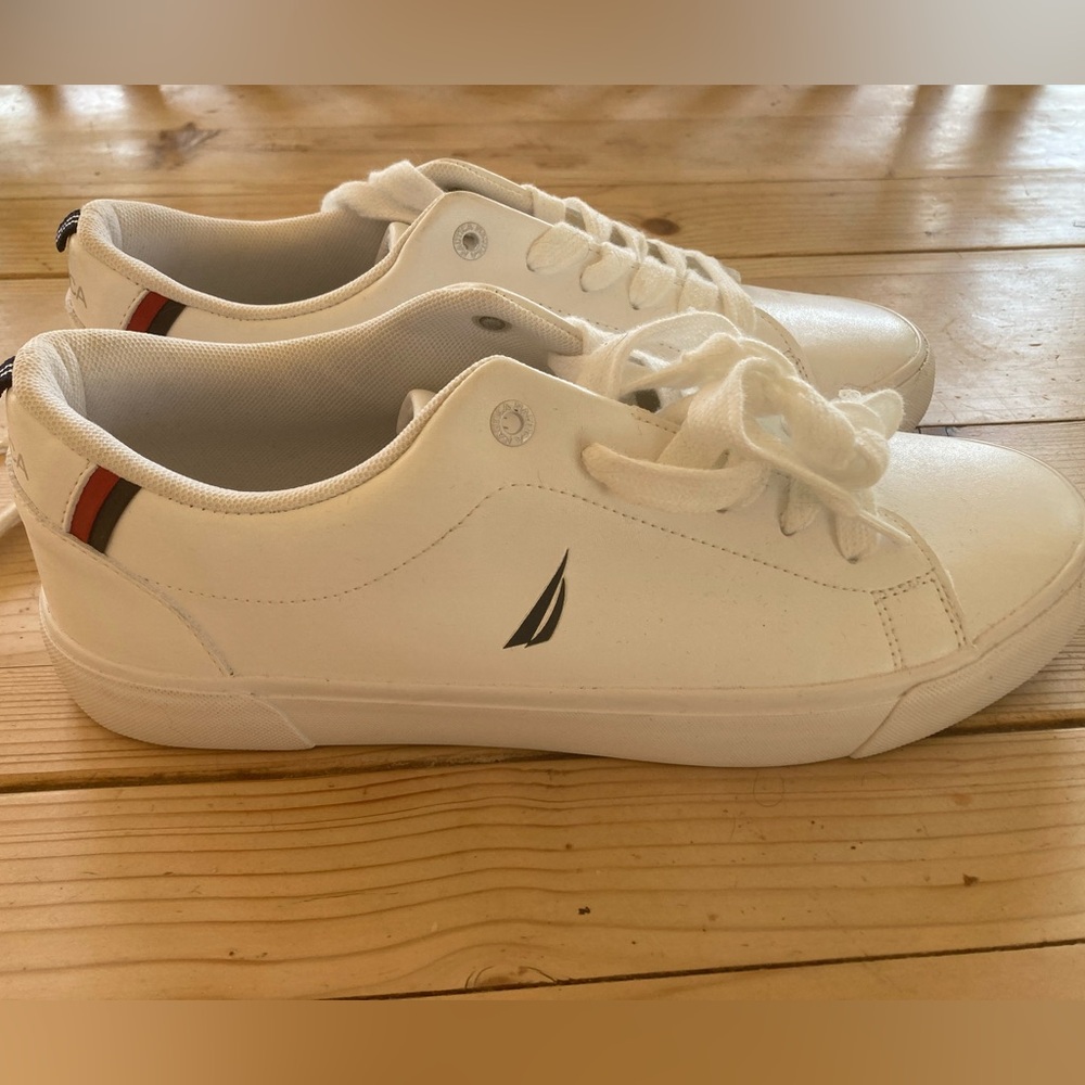 White Nautica Graves Men’s Sneakers Size 9